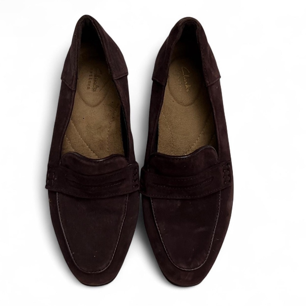 Clarks Artisan Suede Penny Loafers in Burgundy (Size 5M)